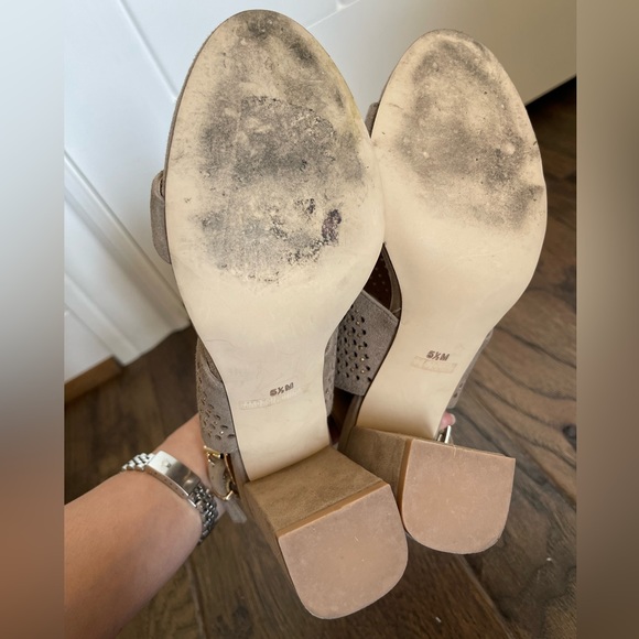 Neiman Marcus Sandals size 5.5 - Picture 9 of 9